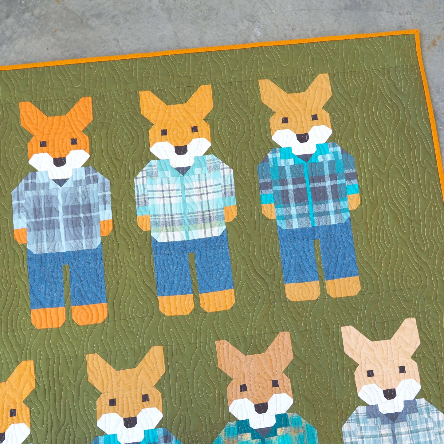 FOXES IN FLANNELS - pdf quilt and pillow pattern