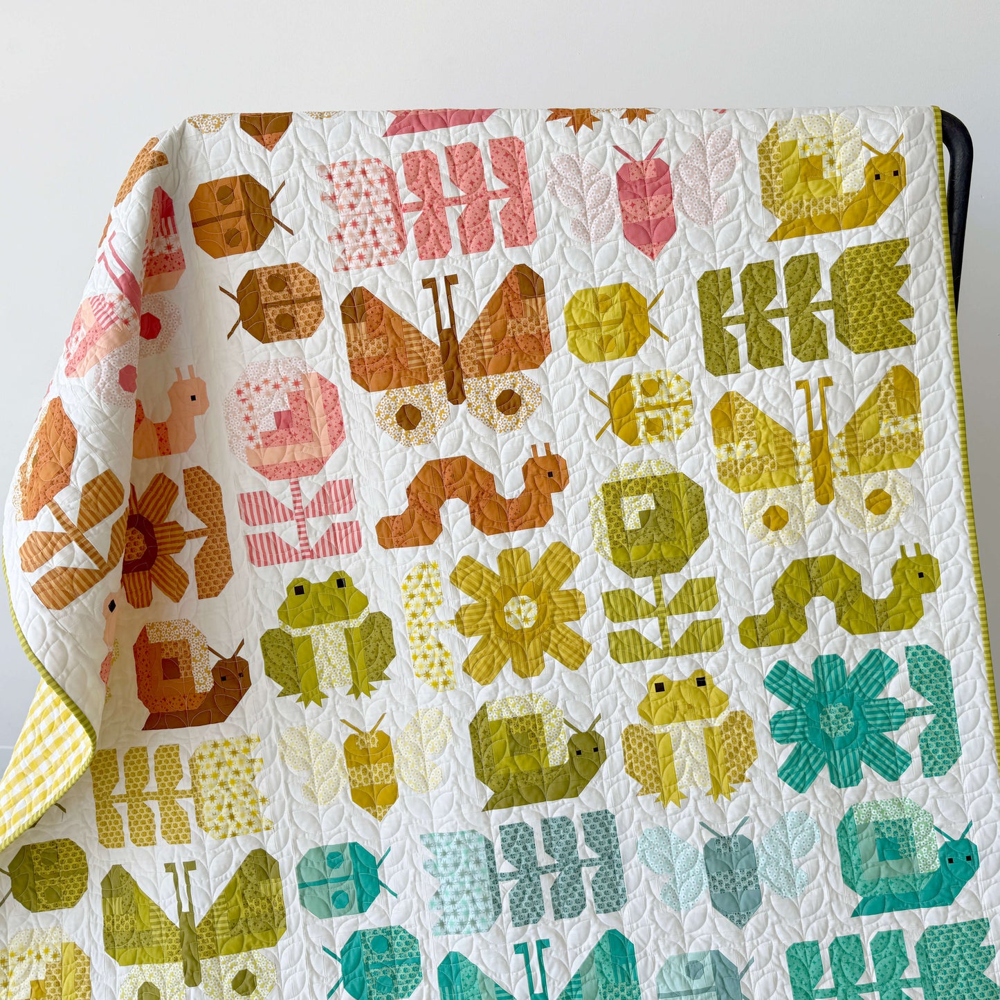 BUSY BACKYARD pdf quilt pattern